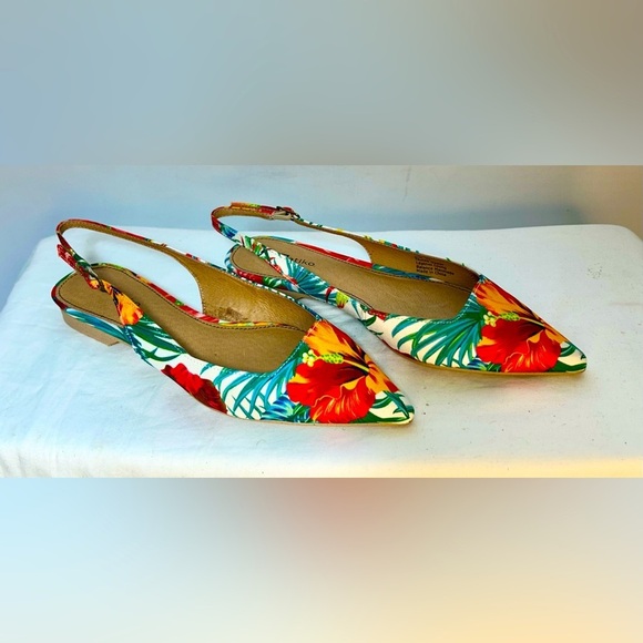 NWB Matiko Lori Sling-Back Shoes in Hawaiian Print, Pointed Toes, 6.5 US (37 EU) - Picture 2 of 13